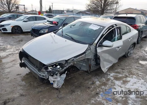 2012 Volvo S60 T5 z USA, uszkodzony, nr VIN YV1622FS5C2139553